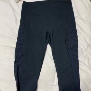 Women’s Fabletics Capri leggings